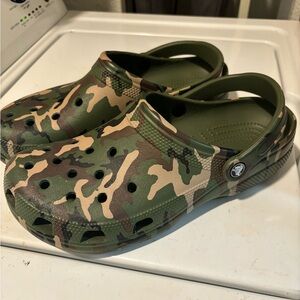 Unisex Classic CROCS Camouflage Print Clogs Mens 10 Women 12